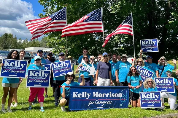 Kelly Morrison and volunteers